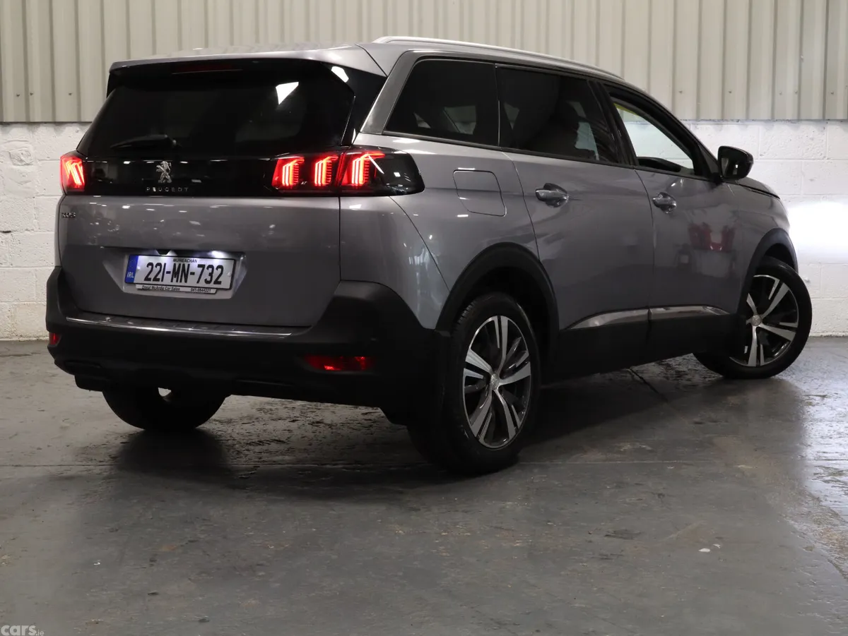 Peugeot 5008 MPV, Diesel, 2022, Grey