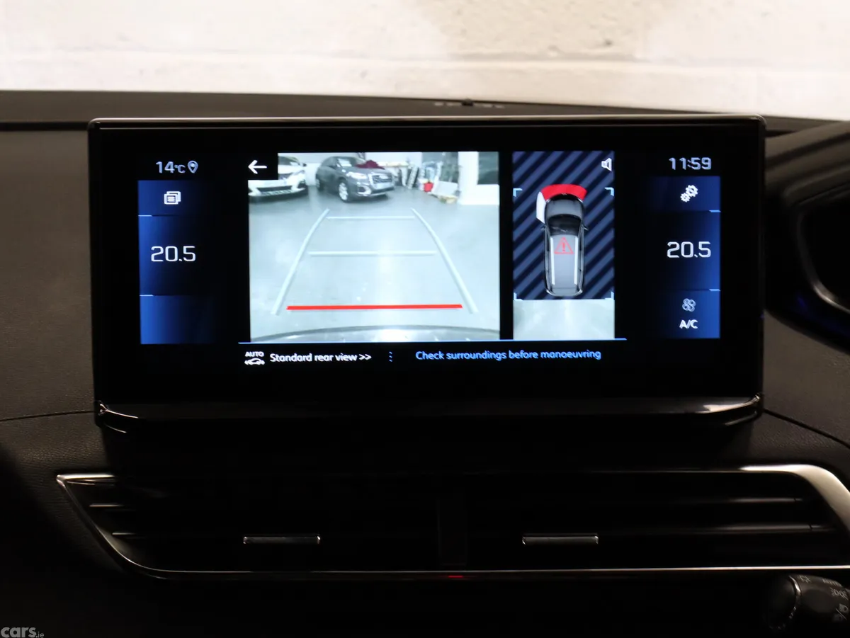 Peugeot 5008 MPV, Diesel, 2022, Grey