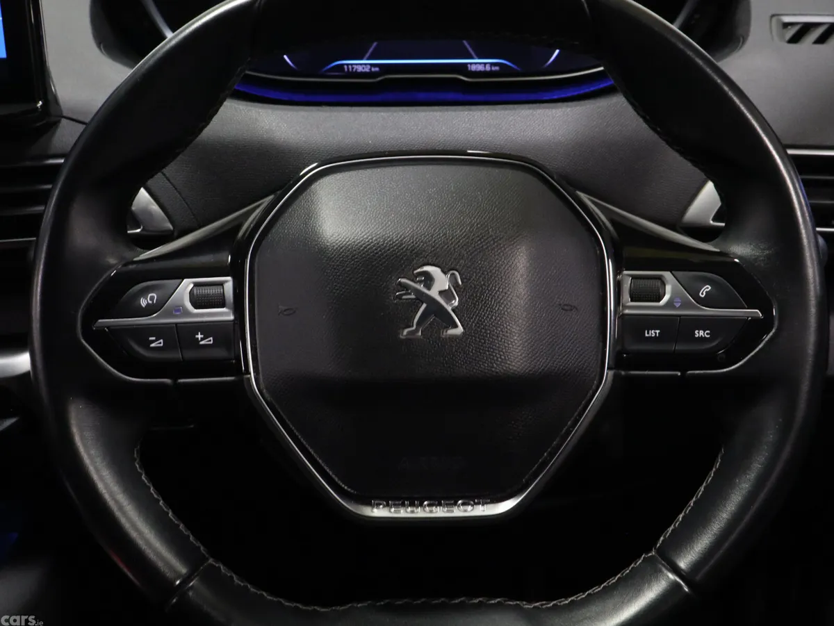 Peugeot 5008 MPV, Diesel, 2022, Grey