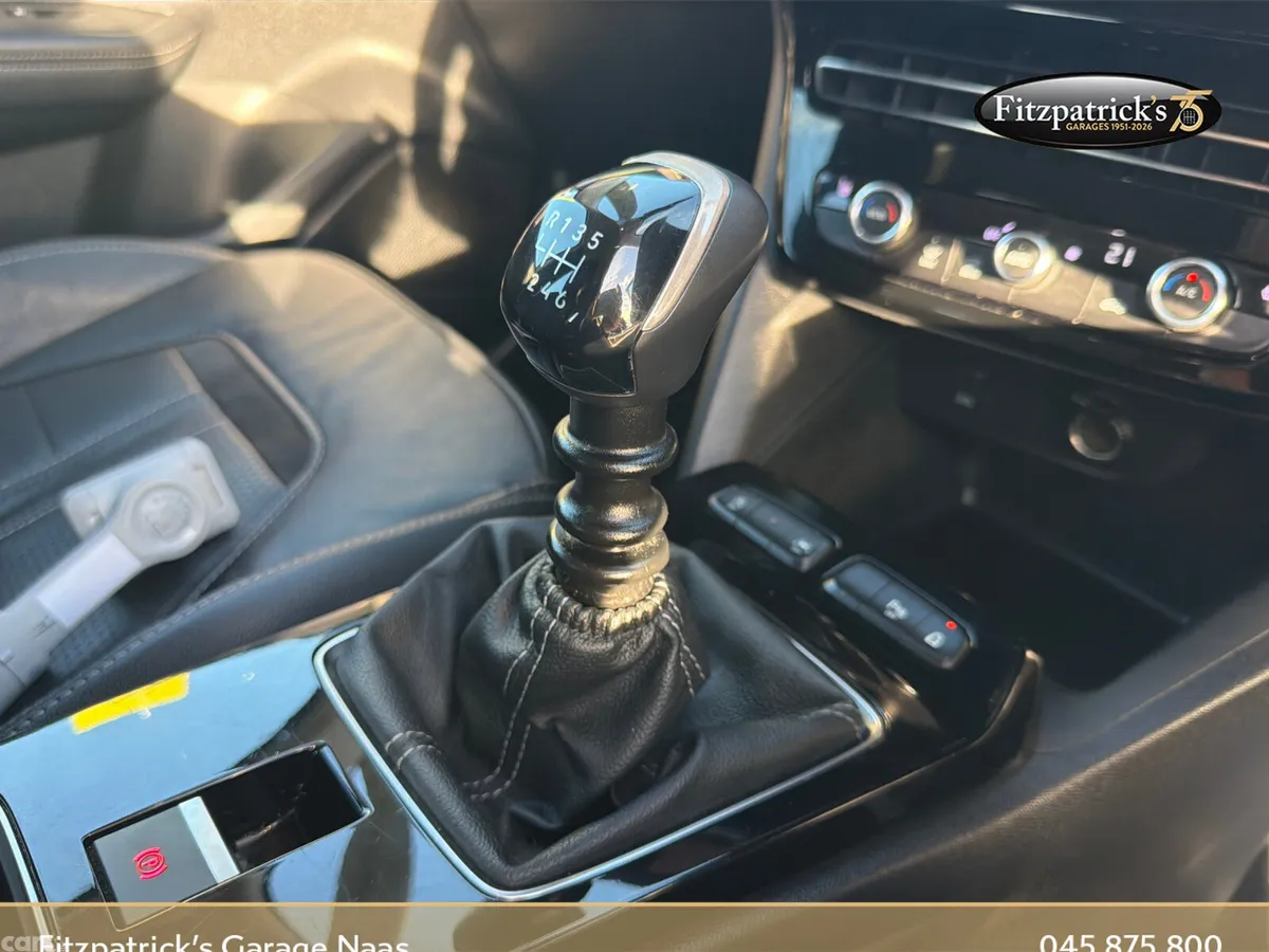 Opel Mokka SUV, Petrol, 2023, White