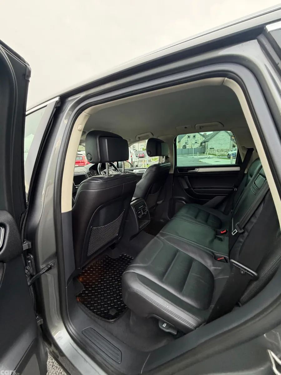 Volkswagen Touareg SUV, Diesel, 2016, Grey