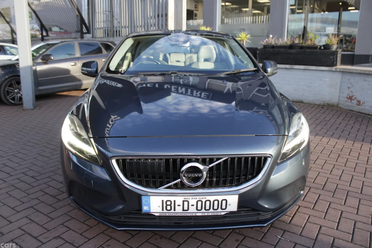 Volvo V40 Hatchback, Petrol, 2018, Grey