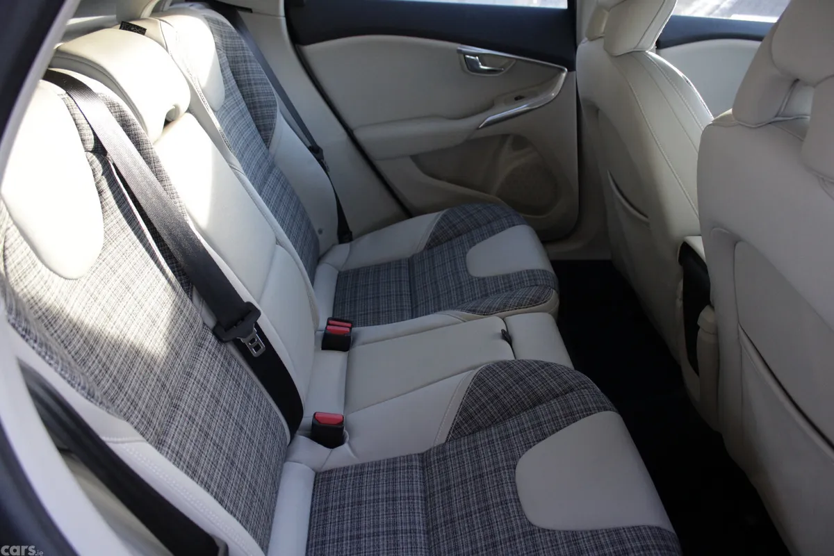 Volvo V40 Hatchback, Petrol, 2018, Grey