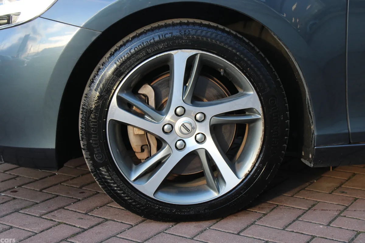 Volvo V40 Hatchback, Petrol, 2018, Grey