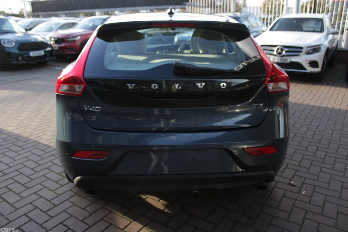 Volvo V40 Hatchback, Petrol, 2018, Grey