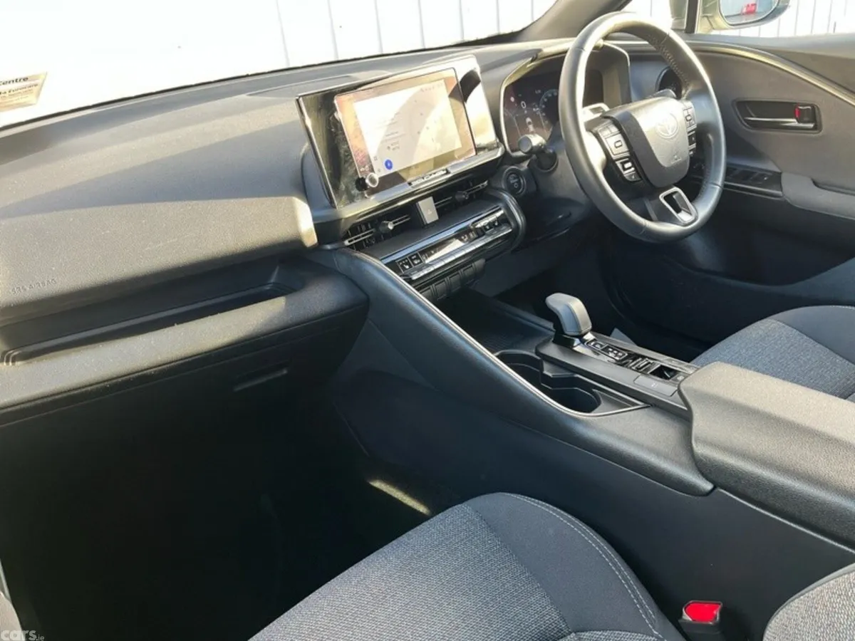 Toyota C-HR SUV, Petrol Hybrid, 2026, White