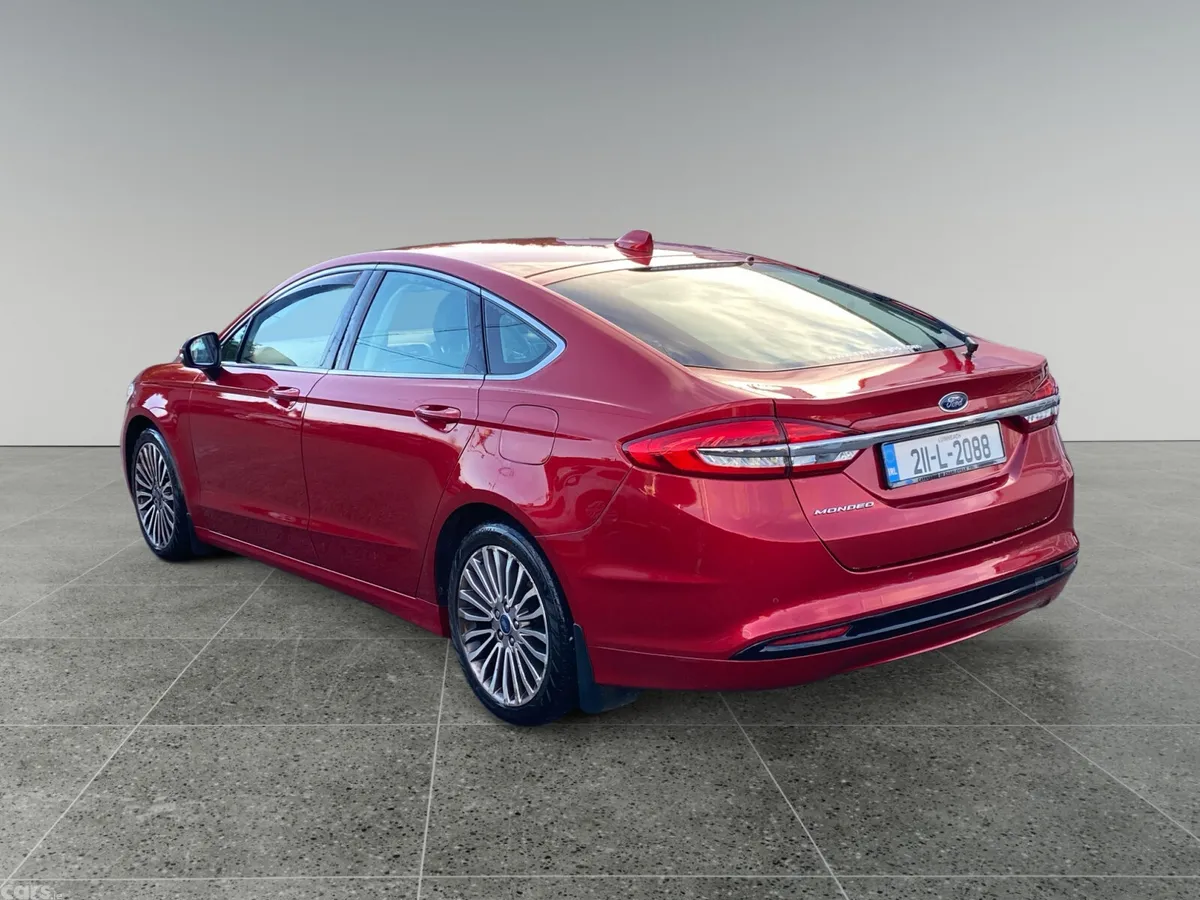 Ford Mondeo Hatchback, Diesel, 2021, Red