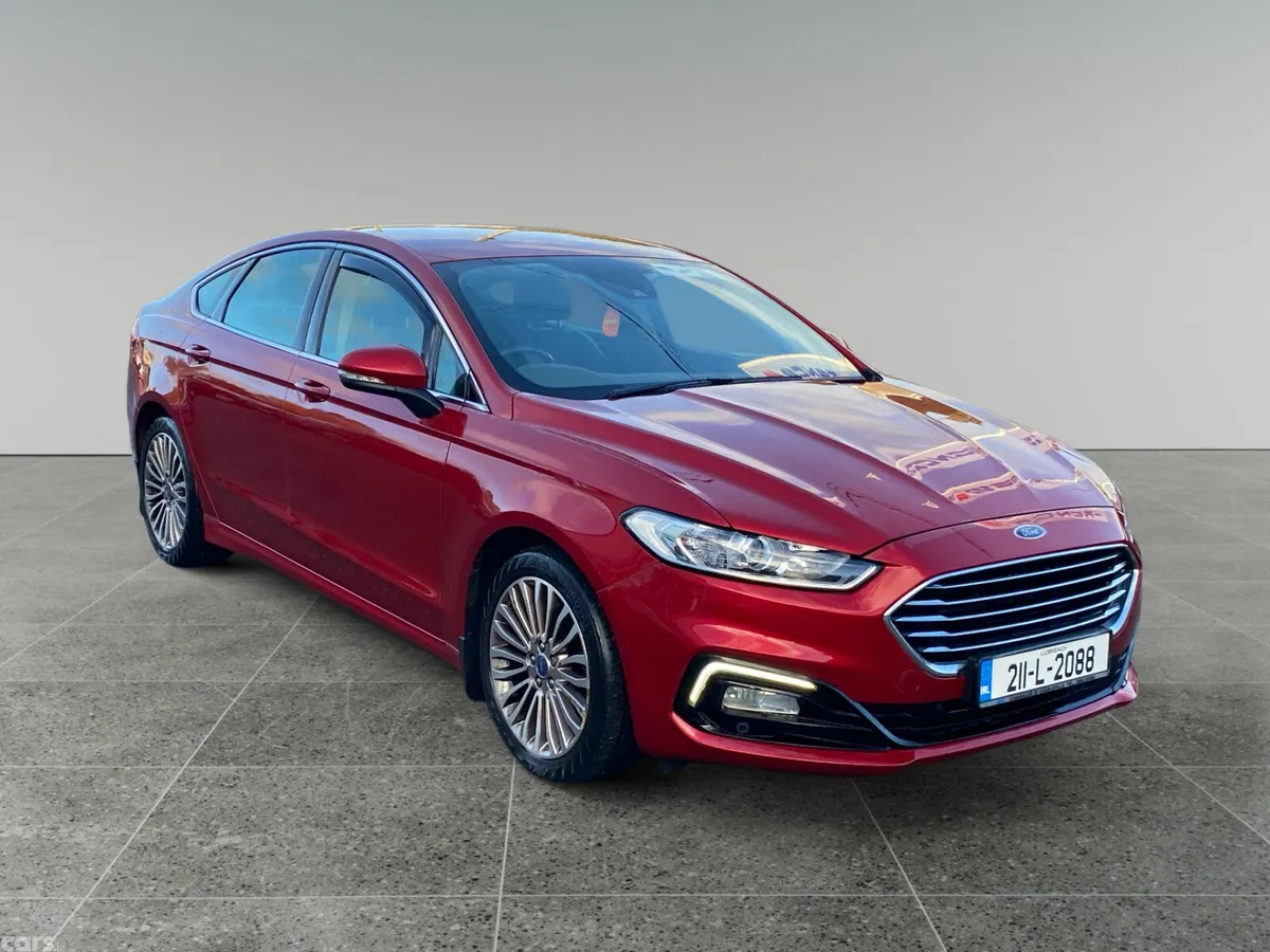 Ford Mondeo Hatchback, Diesel, 2021, Red