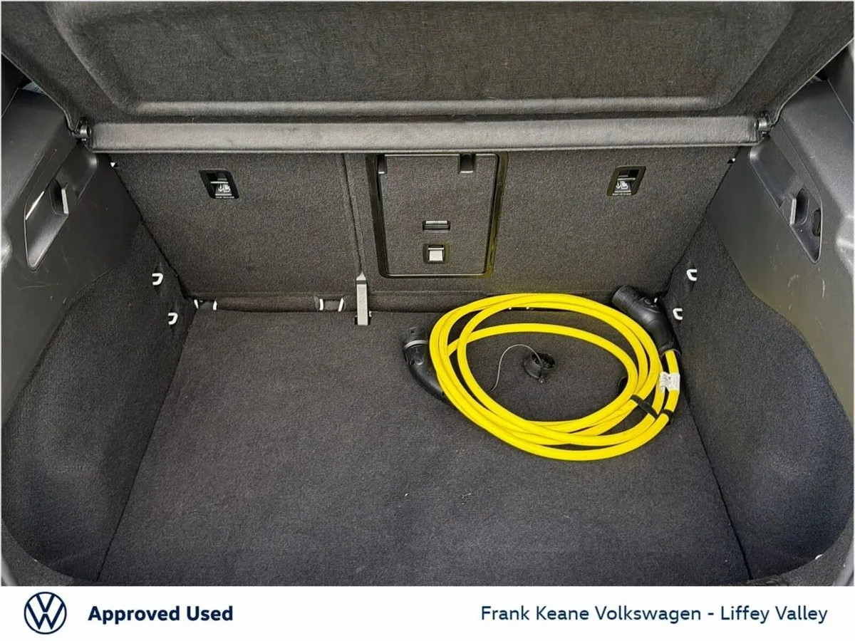 Volkswagen ID.3 Hatchback, Electric, 2023, White