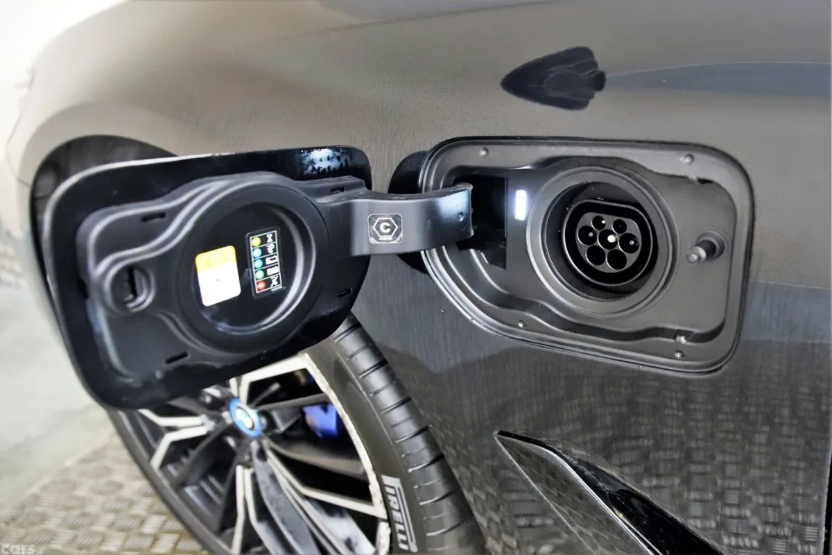BMW 5-Series Saloon, Petrol Plug-in Hybrid, 2023, Black