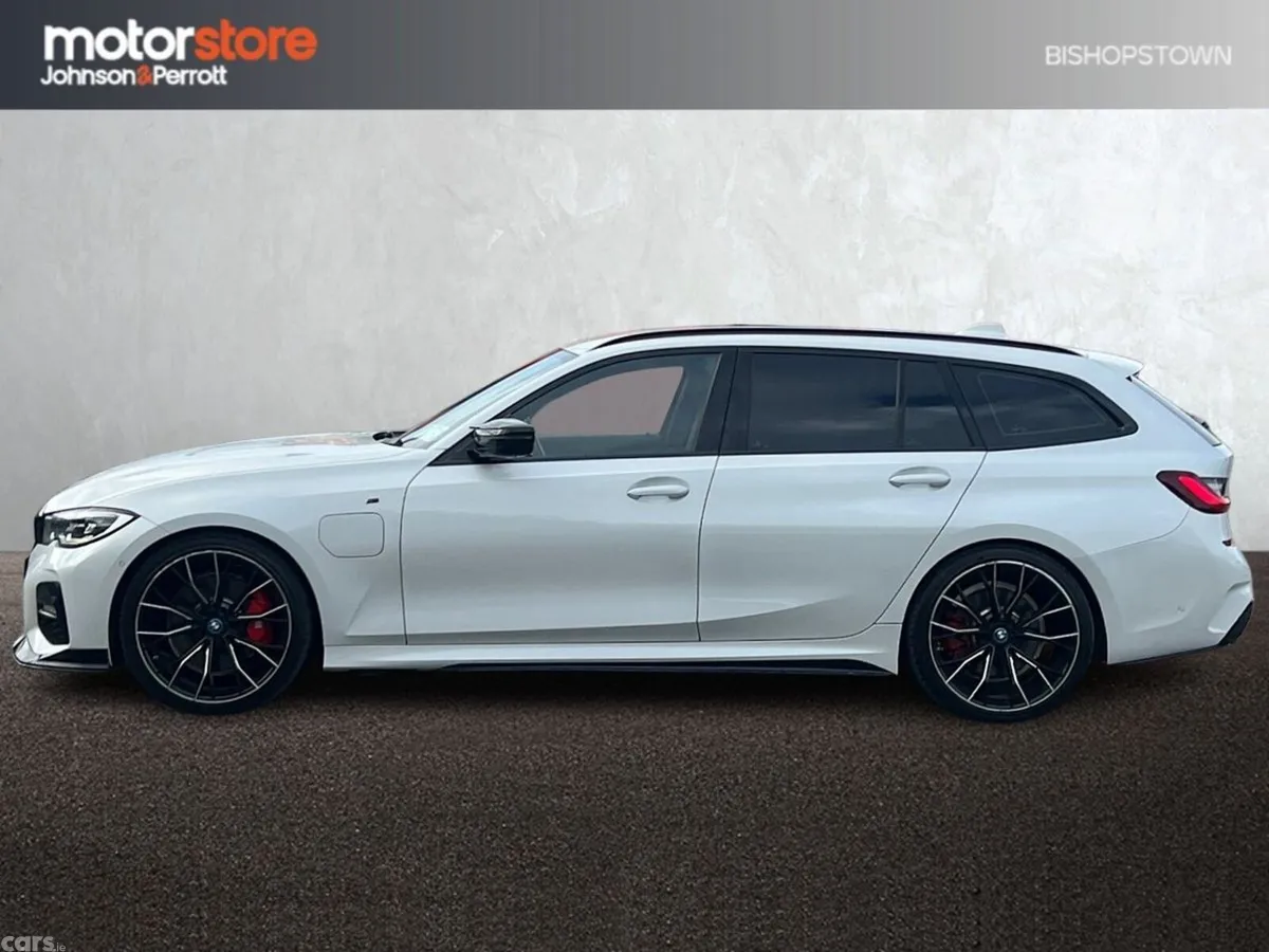 BMW 3-Series Estate, Petrol Plug-in Hybrid, 2022, White