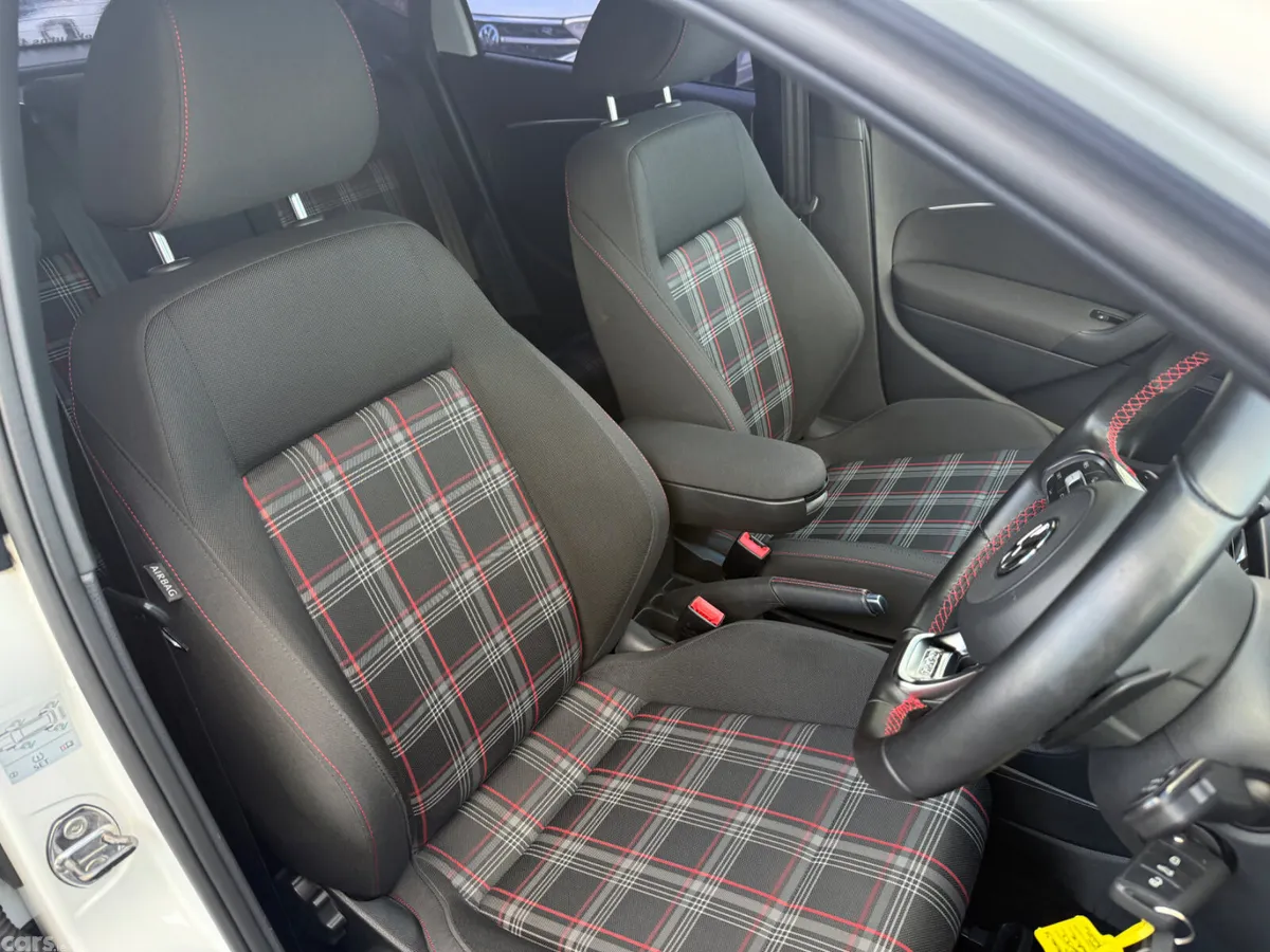 Volkswagen Polo Hatchback, Petrol, 2017, White