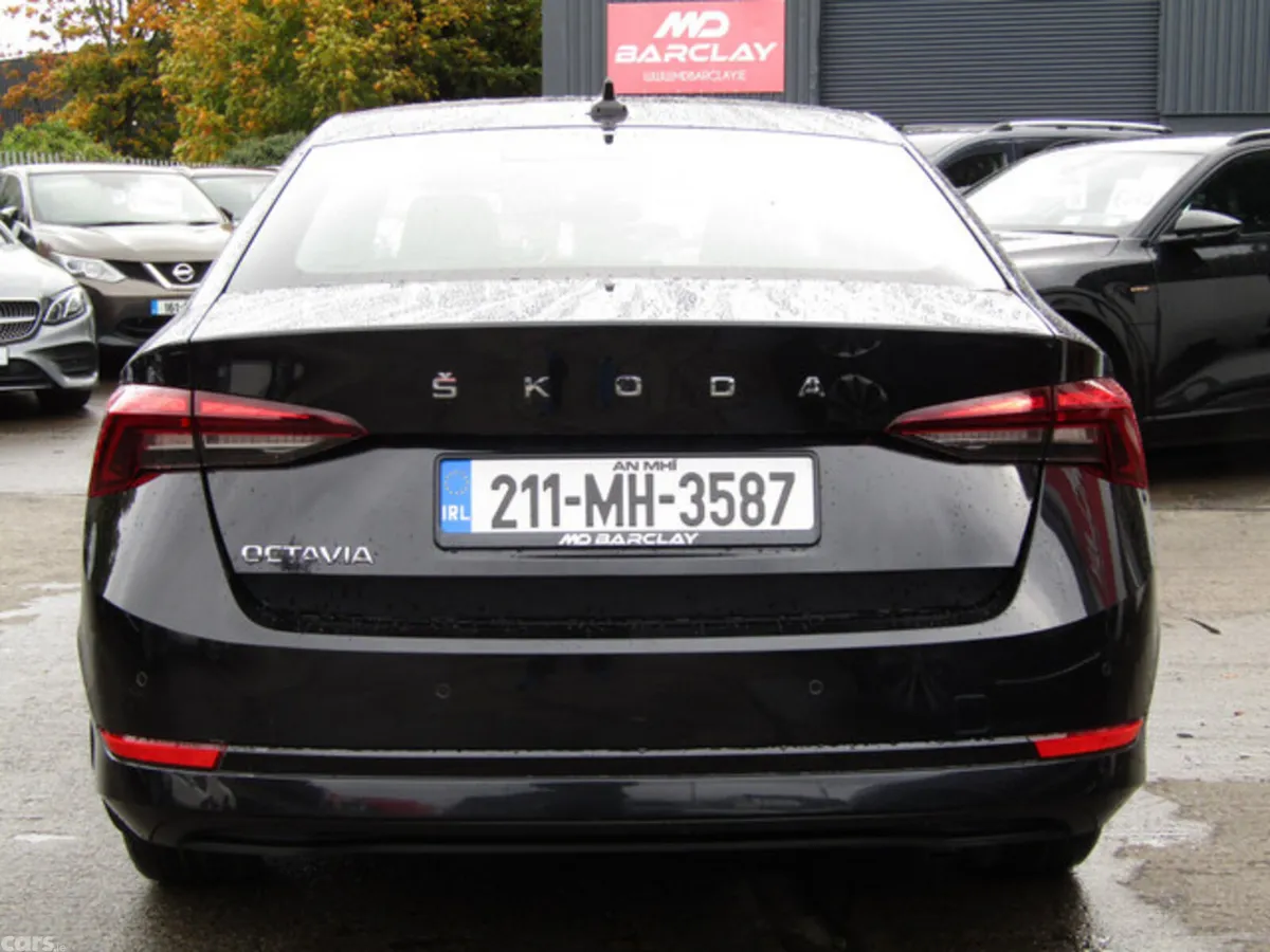 Skoda Octavia Hatchback, Diesel, 2021, Black