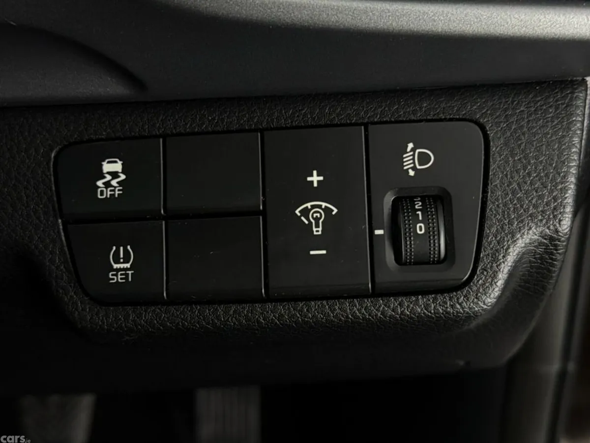Kia Stonic Hatchback, Diesel, 2019, Brown