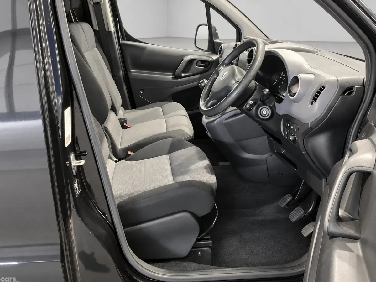 Peugeot Partner MPV, Diesel, 2018, Black