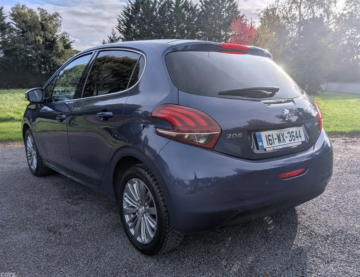 Peugeot 208 Hatchback, Diesel, 2016, Blue