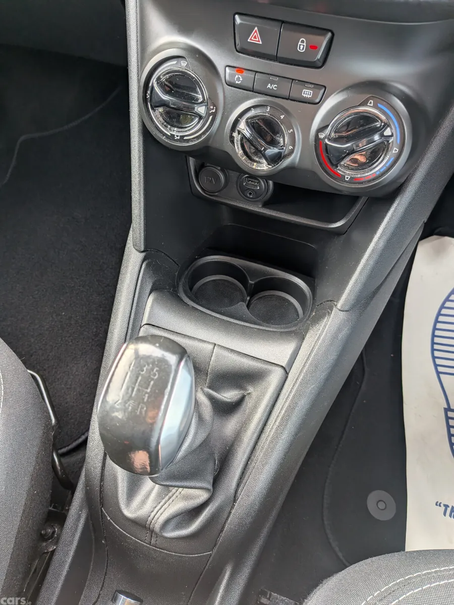 Peugeot 208 Hatchback, Diesel, 2016, Blue