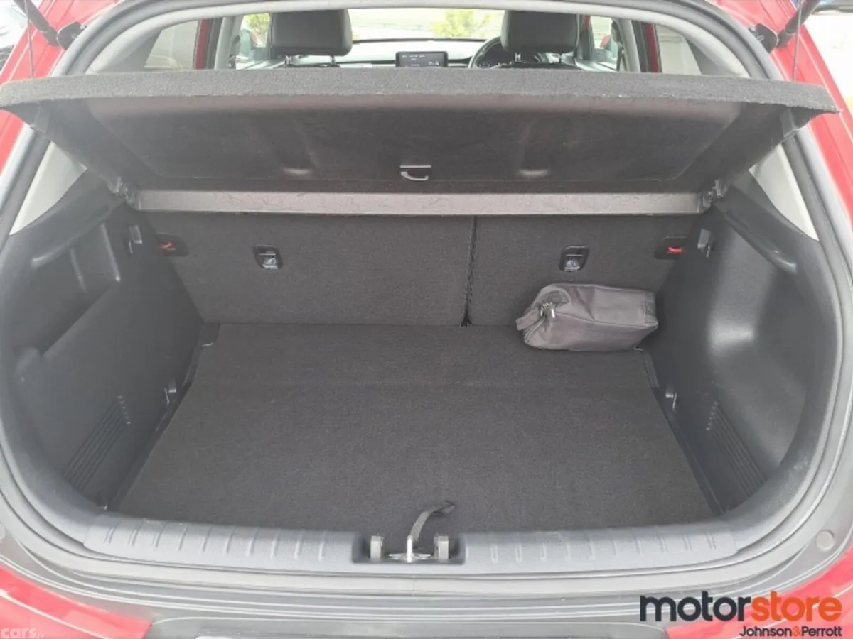 Kia Stonic MPV, Petrol Hybrid, 2022, Red