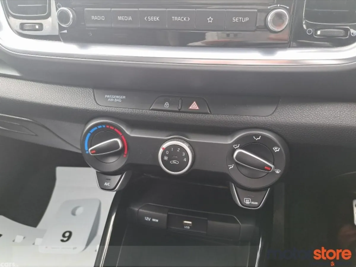 Kia Stonic MPV, Petrol Hybrid, 2022, Red