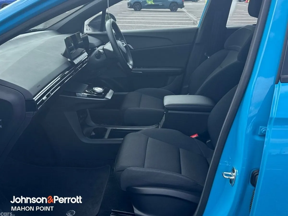 MG MG4 Hatchback, Electric, 2025, Blue