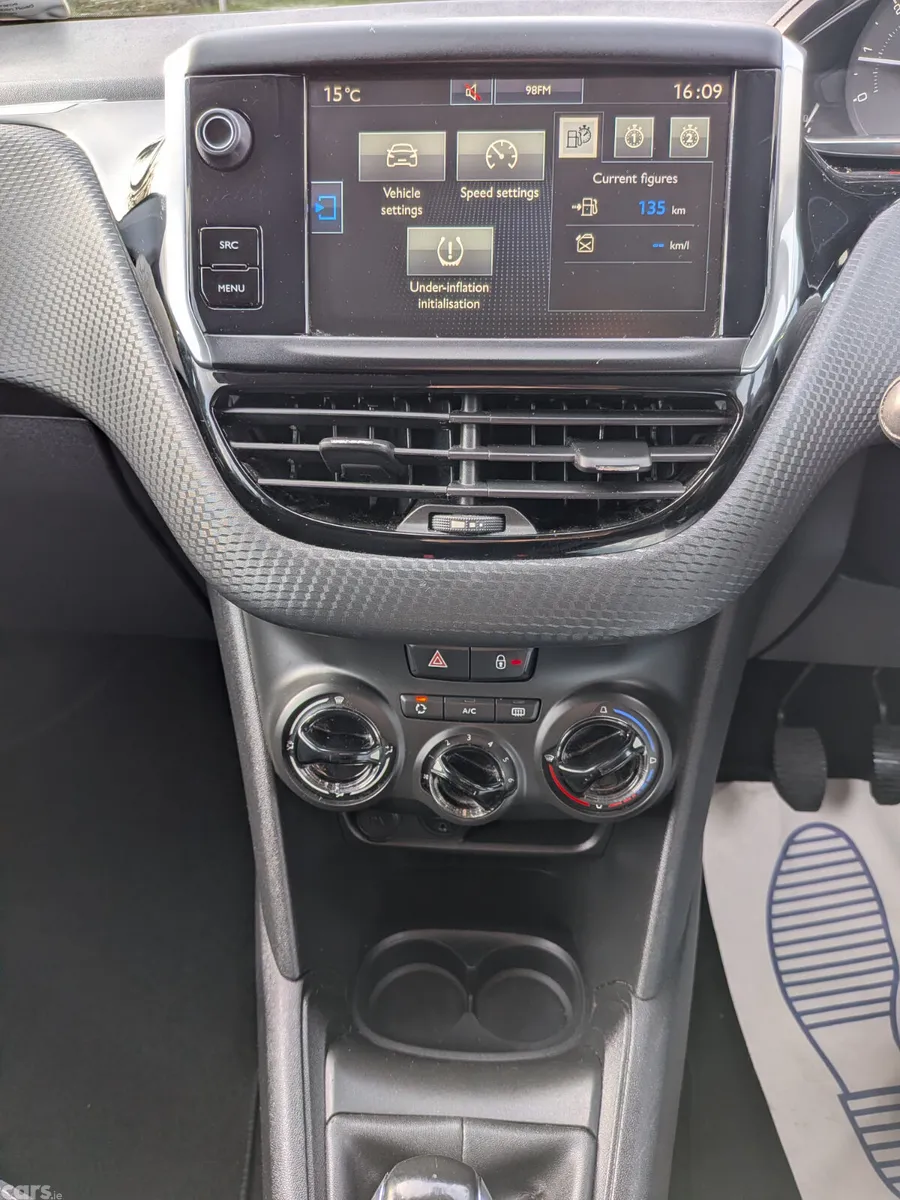 Peugeot 208 Hatchback, Diesel, 2016, Blue