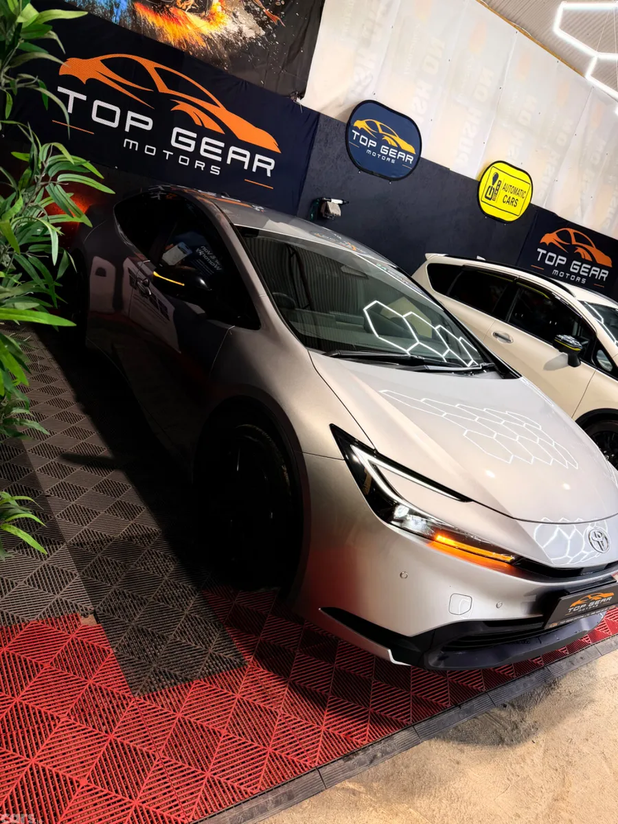 Toyota Prius Saloon, Petrol Hybrid, 2023, Silver