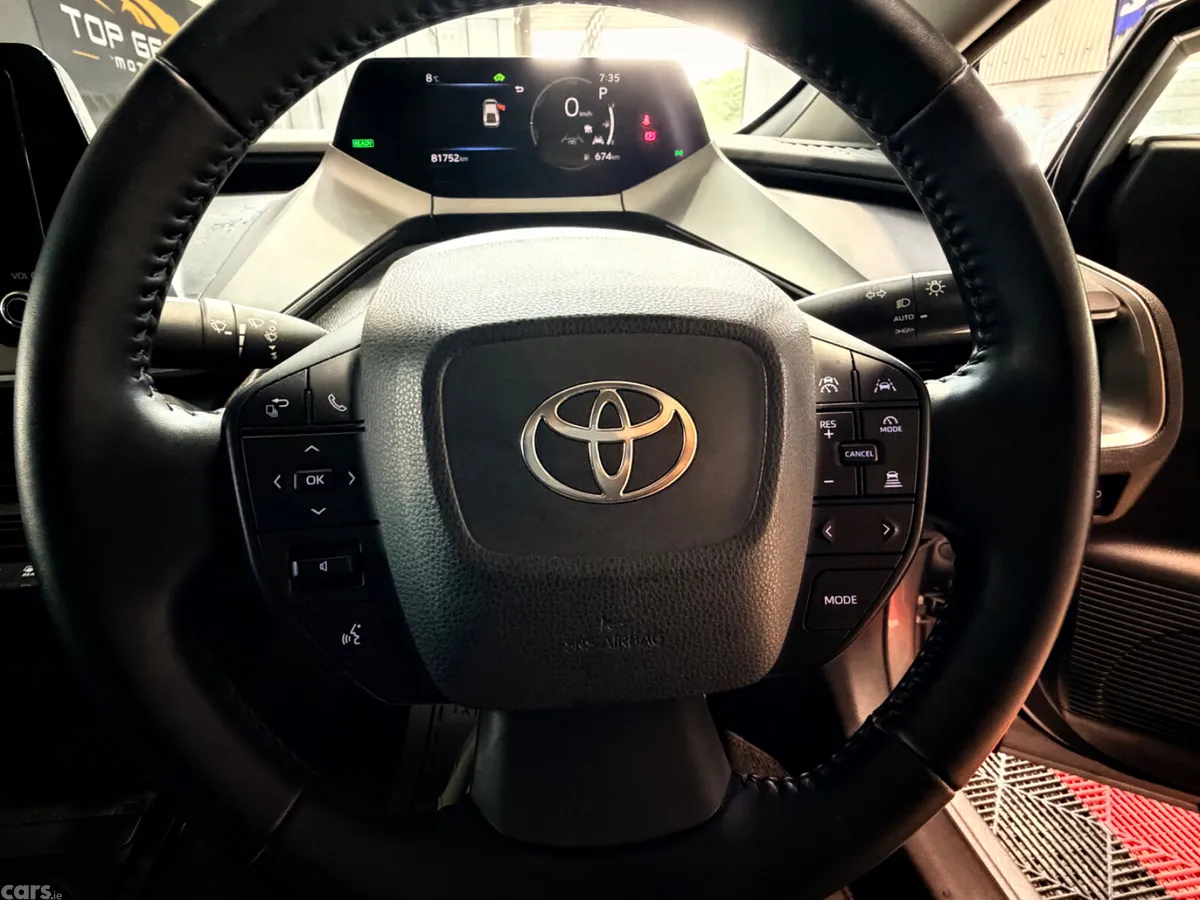 Toyota Prius Saloon, Petrol Hybrid, 2023, Silver