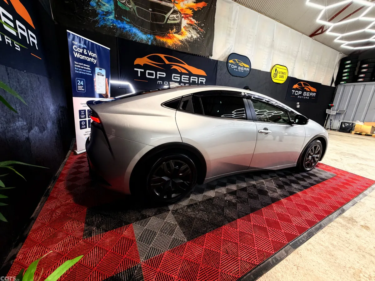 Toyota Prius Saloon, Petrol Hybrid, 2023, Silver