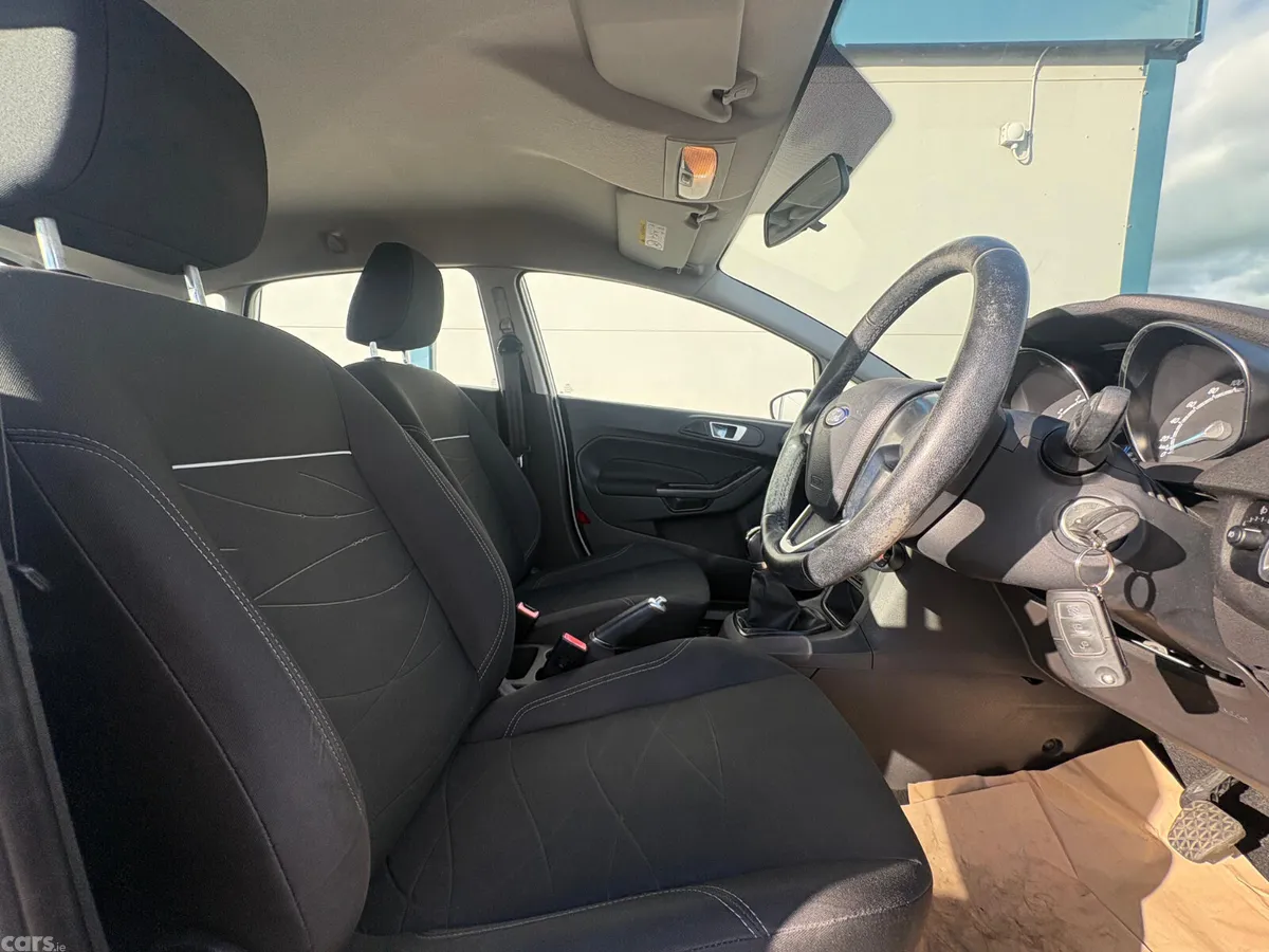 Ford Fiesta Hatchback, Petrol, 2016, White