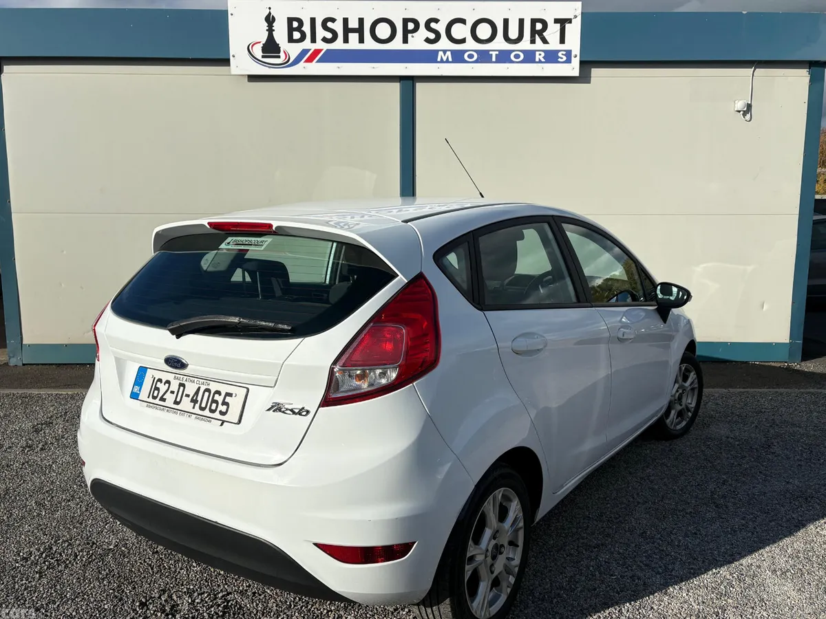 Ford Fiesta Hatchback, Petrol, 2016, White