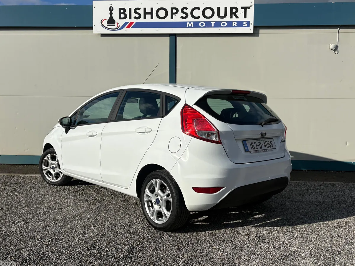 Ford Fiesta Hatchback, Petrol, 2016, White