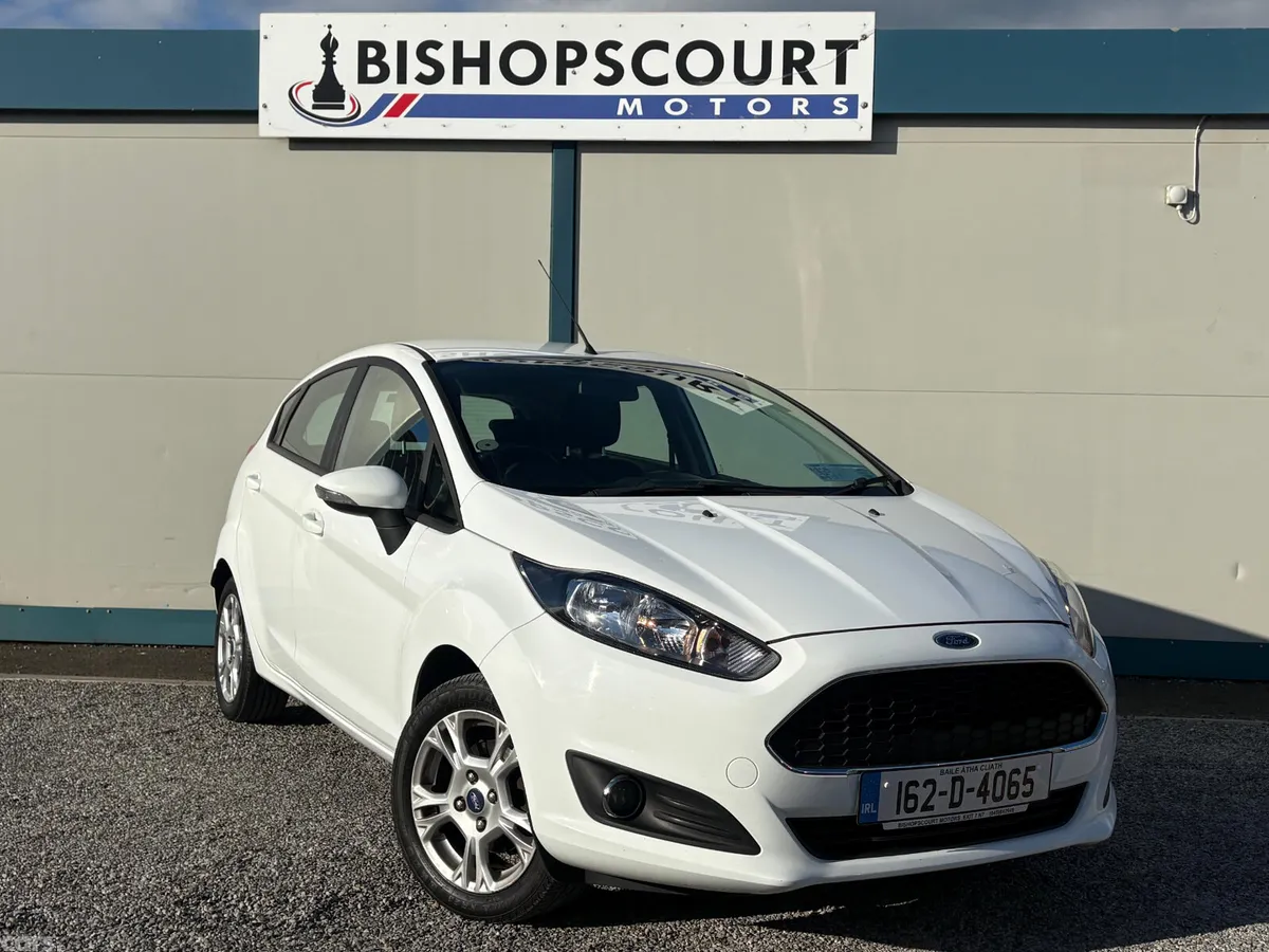 Ford Fiesta Hatchback, Petrol, 2016, White