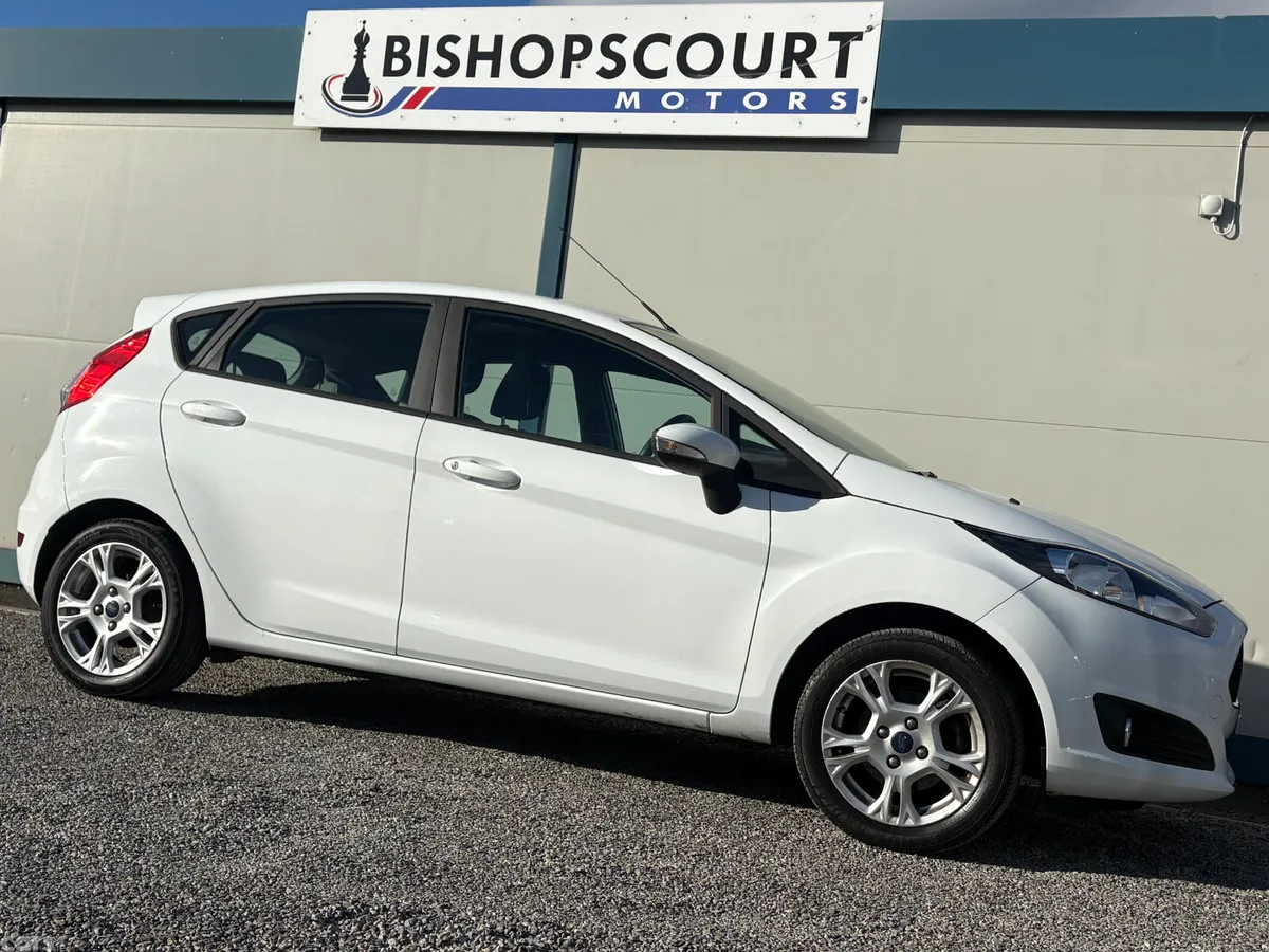 Ford Fiesta Hatchback, Petrol, 2016, White