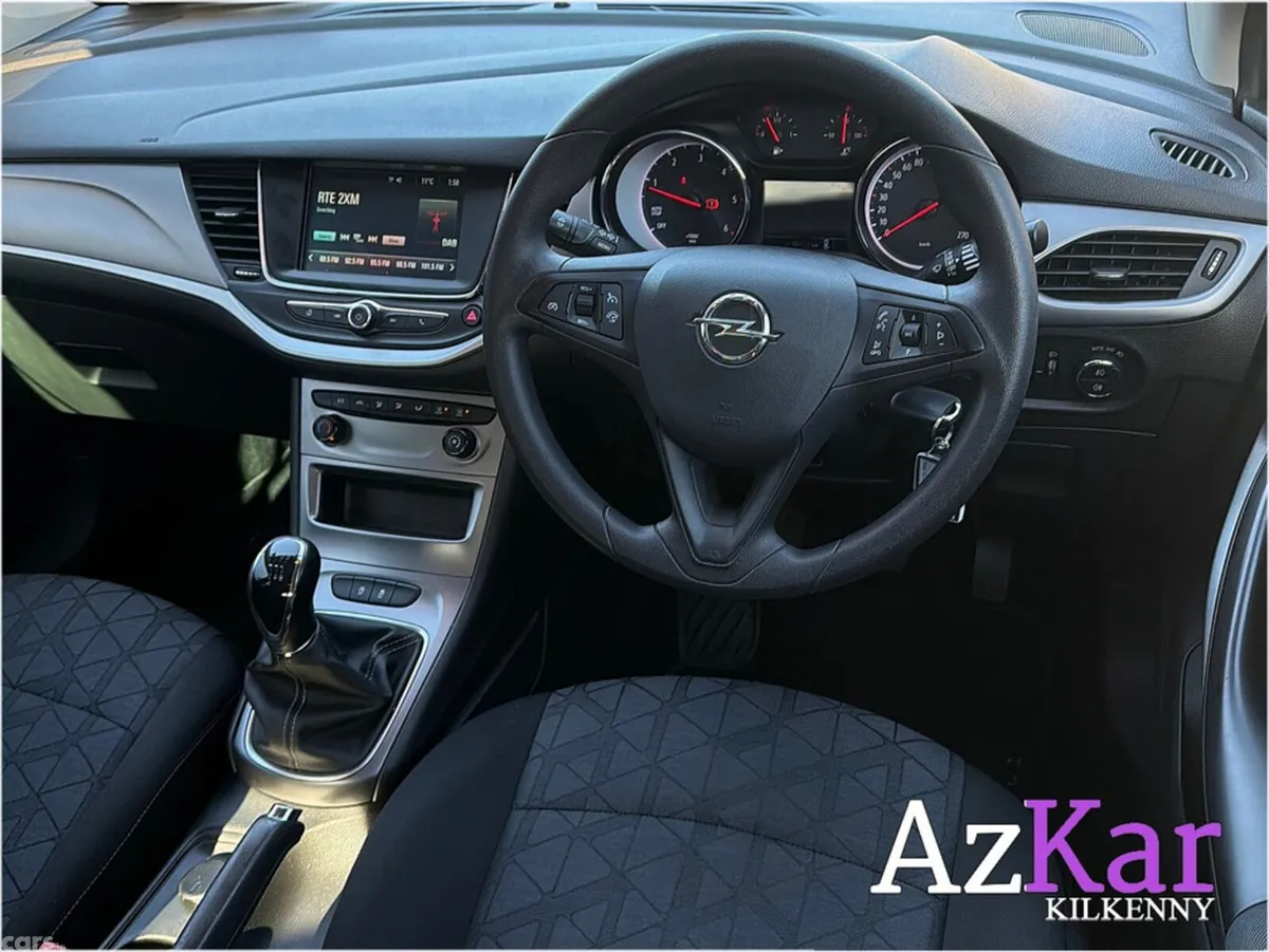 Opel Astra Hatchback, Diesel, 2019, Red