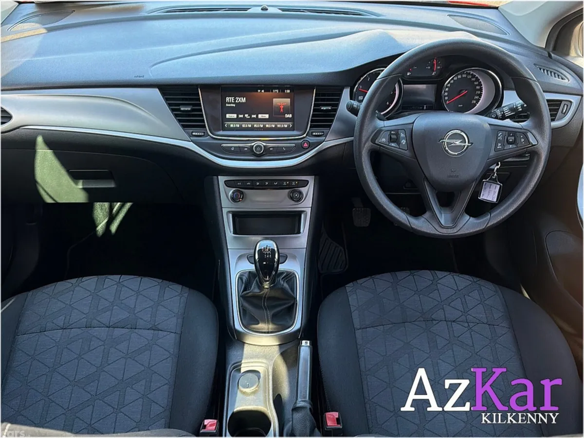 Opel Astra Hatchback, Diesel, 2019, Red