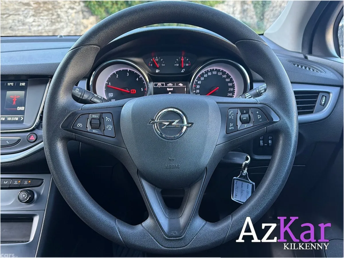 Opel Astra Hatchback, Diesel, 2019, Red