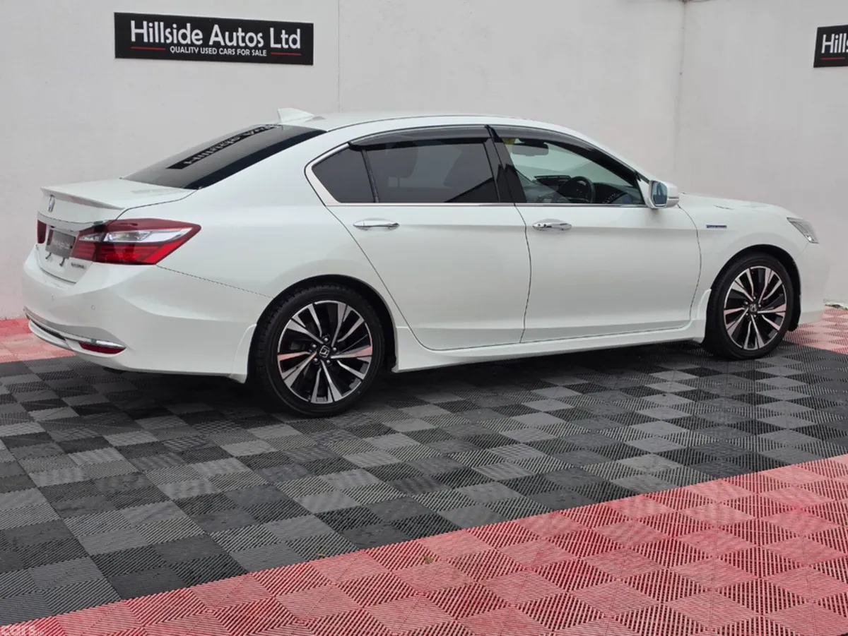 Honda Accord Saloon, Petrol Hybrid, 2017, White