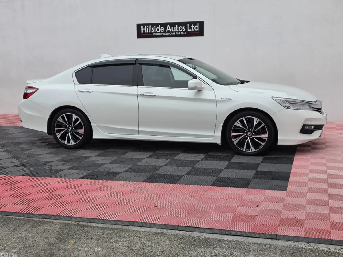 Honda Accord Saloon, Petrol Hybrid, 2017, White