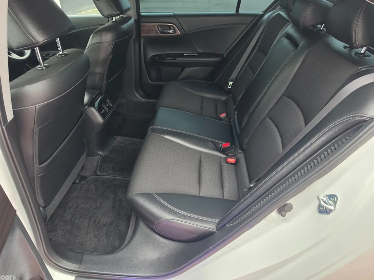 Honda Accord Saloon, Petrol Hybrid, 2017, White