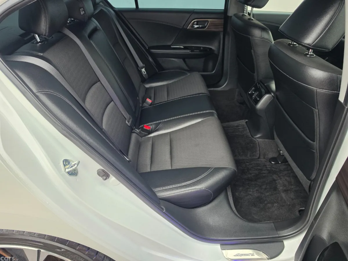 Honda Accord Saloon, Petrol Hybrid, 2017, White