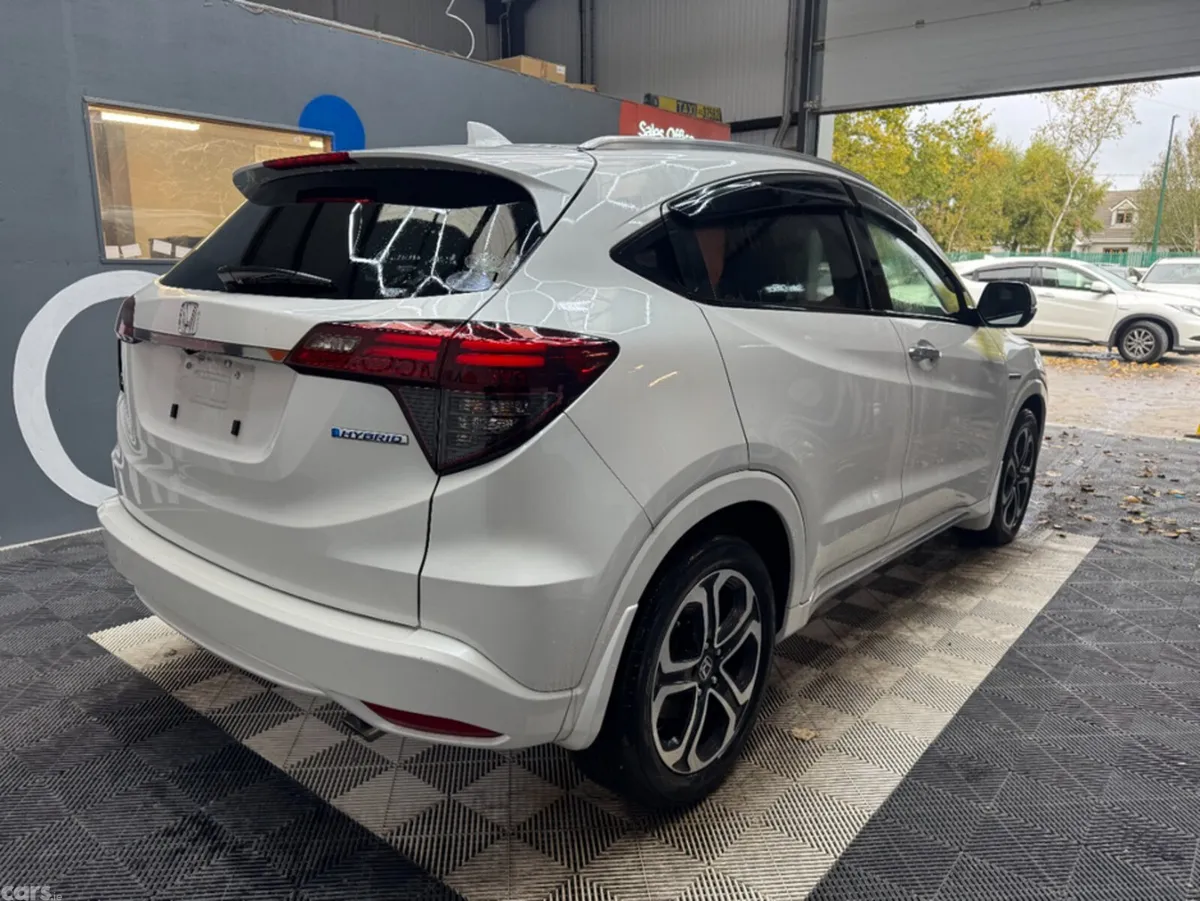 Honda Vezel SUV, Petrol, 2017, White