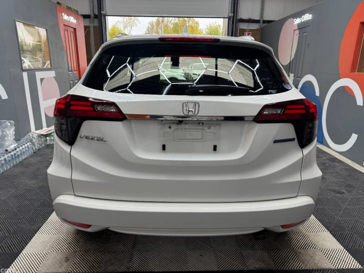 Honda Vezel SUV, Petrol, 2017, White