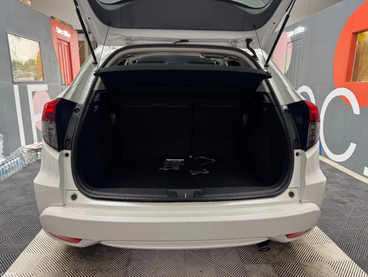 Honda Vezel SUV, Petrol, 2017, White