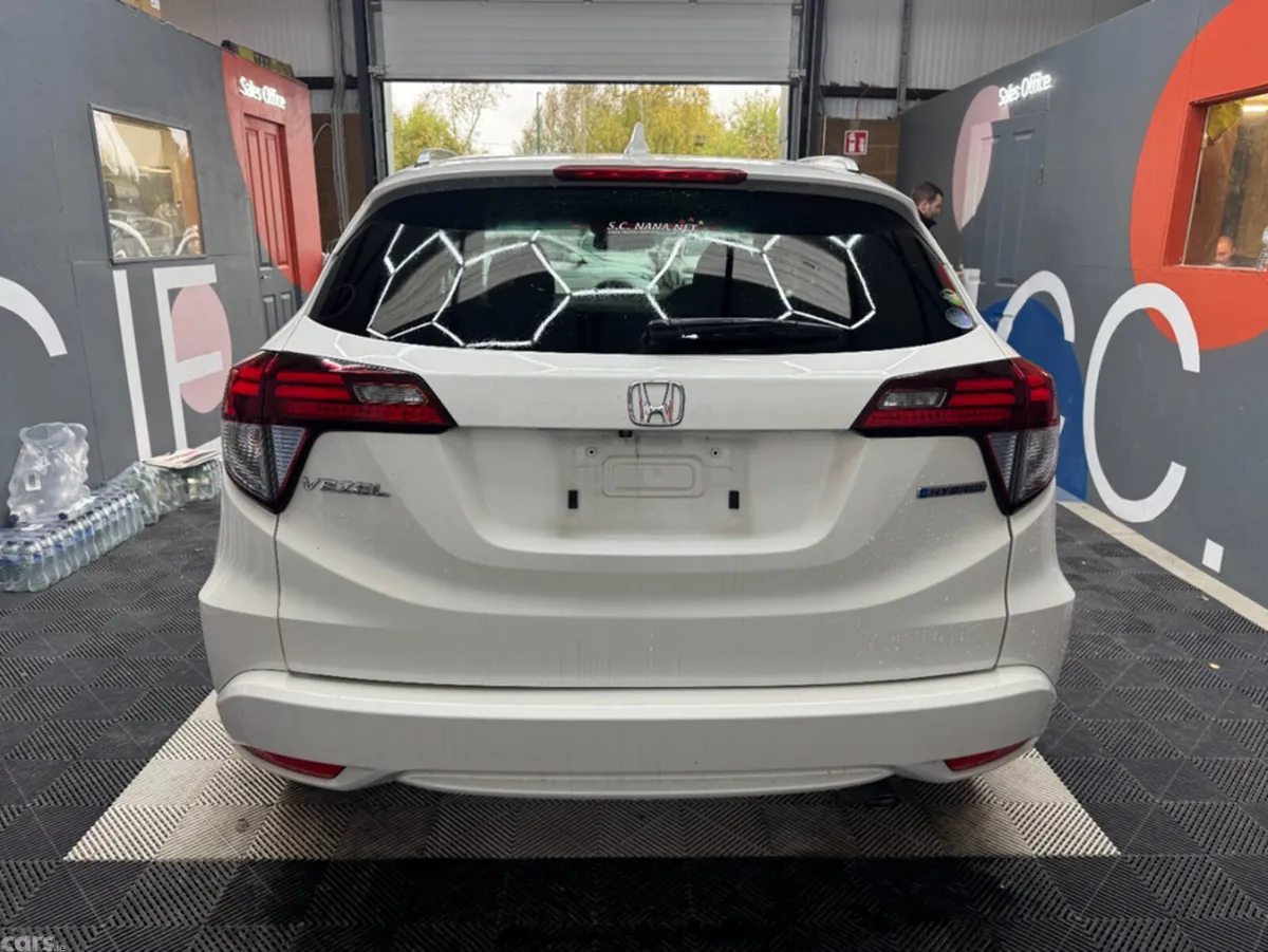 Honda Vezel SUV, Petrol, 2018, White