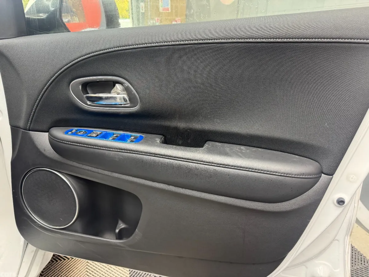 Honda Vezel SUV, Petrol, 2018, White