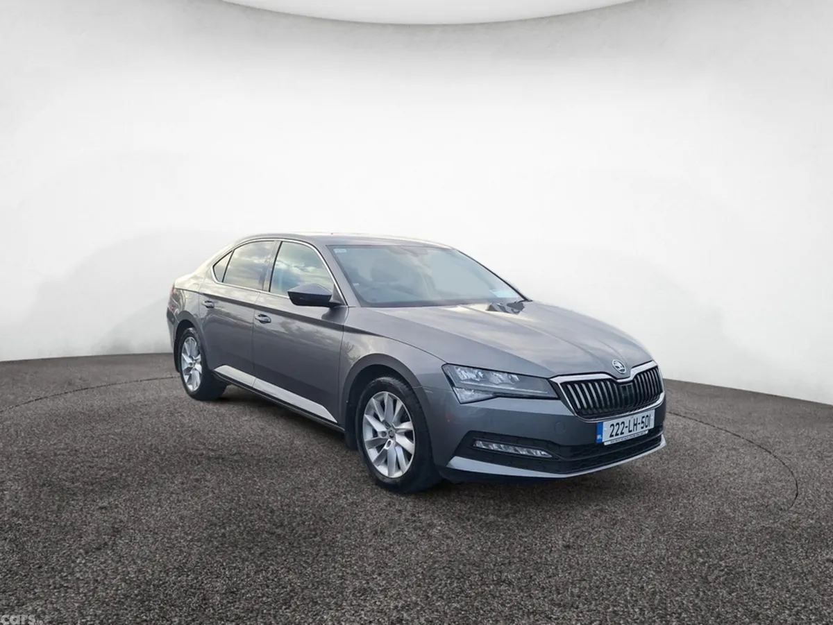 Skoda Superb Hatchback, Diesel, 2022, Grey