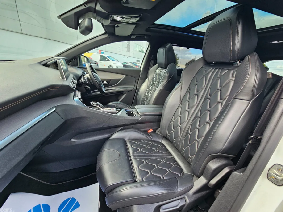 Peugeot 5008 MPV, Diesel, 2019, White