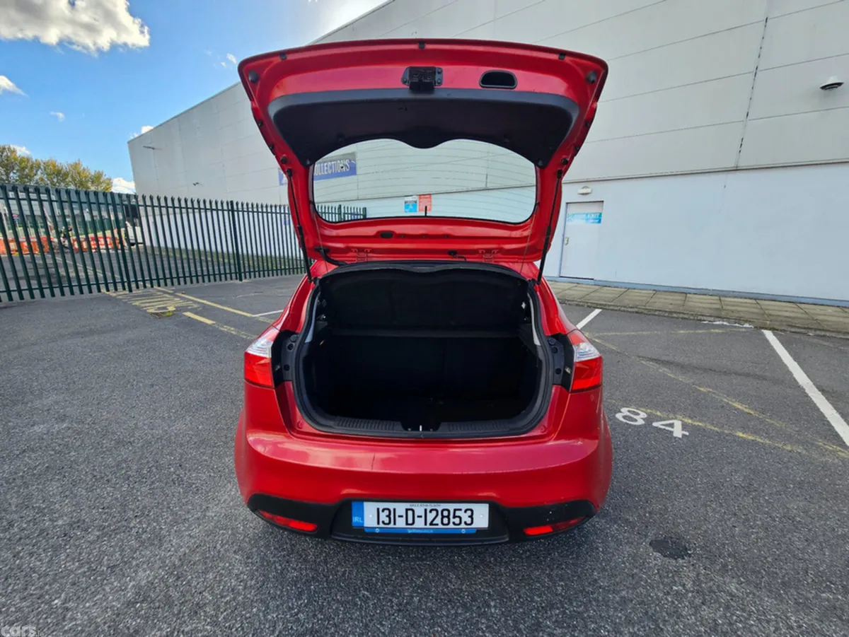 Kia Rio MPV, Petrol, 2013, Red