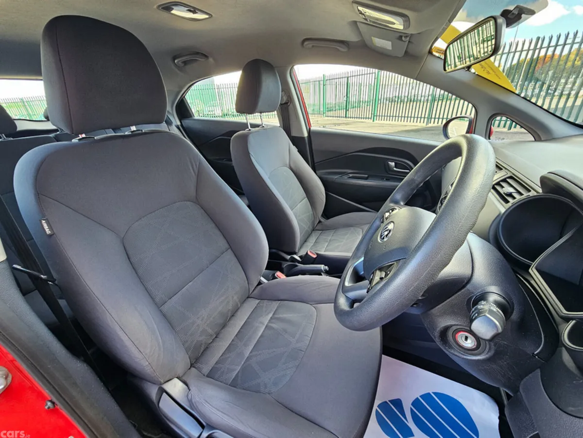Kia Rio MPV, Petrol, 2013, Red