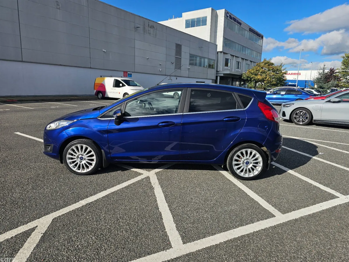 Ford Fiesta Hatchback, Petrol, 2015, Blue